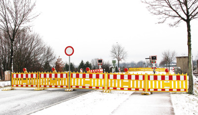 Kein Durchkommen: Auch die Kreisstraße 105 zwischen Essel und Schwarmstedt ist nun gesperrt.