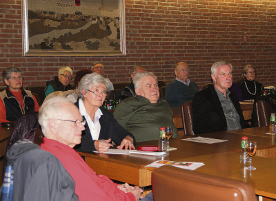 Seniorenbeirat im Einsatz: Im Ratssaal fand die Jahreshauptversammlung statt, rechts im Bild Rolf-Eberhard Irrgang, daneben Jürgen Bröckel und Roswitha Stallknecht.
