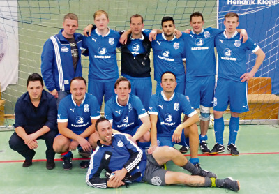 Sieger im Kreisklassen-Turnier: Die III. Herren von Germania Walsrode (Bild) gewann den „Kleinen Cup“ – im Endspiel setzte sich die Mannschaft um Coach Dennis Bartz gegen  die SG Benefeld mit 3:0 durch.