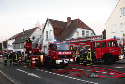 Leicht verletzt wurde der Bewohner einer Dachgeschosswohnung in der Walsroder Quintusstraße. Ein technischer Defekt hatte zu einem Brand in der Wohnung des Mannes geführt.