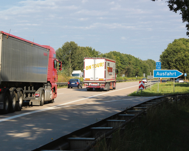 Verkehrsbehinderungen auf der A27: Zwischen den Anschlussstellen Walsrode West (Foto) und Verden Ost wird die  Fahrbahn in den kommenden Wochen auf einem 8,4 Kilometer langen Abschnitt erneuert.