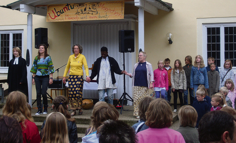 20 Jahre Projekt eine Welt: Der Verein richtete unter anderem zehn Eine-Welt-Feste aus, an denen viele Gruppen aus der Gemeinde Bomlitz beteiligt waren 