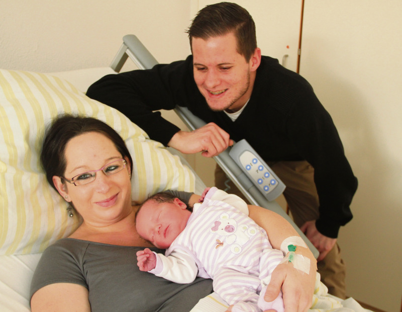 Am 2. Januar geboren: Haylie Hackenberg (Benefeld) ist als erstes Kind im Jahr 2015 im Heidekreis-Klinikum Walsrode auf die Welt gekommen. Es freuen sich Mutter Sabrina Hackenberg und Vater Michael Jamieson.