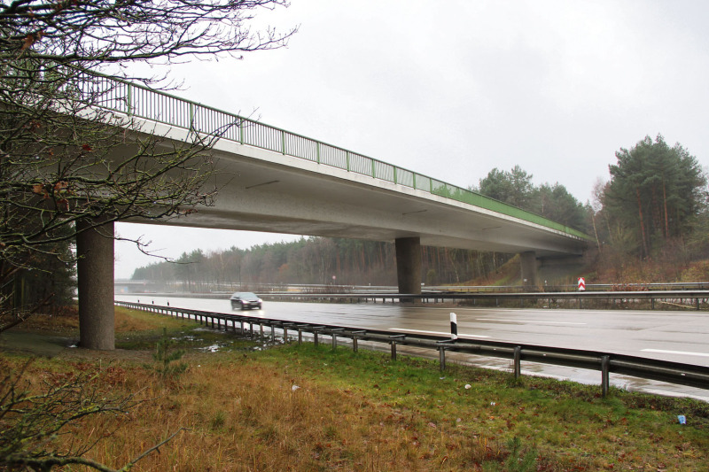 Baufällig: Die Autobahnbrücke bei Krelingen wird voraussichtlich im Oktober abgerissen. Der Neubau wird dann ein wenig breiter sein, sodass auch Platz für einen Radweg ist.