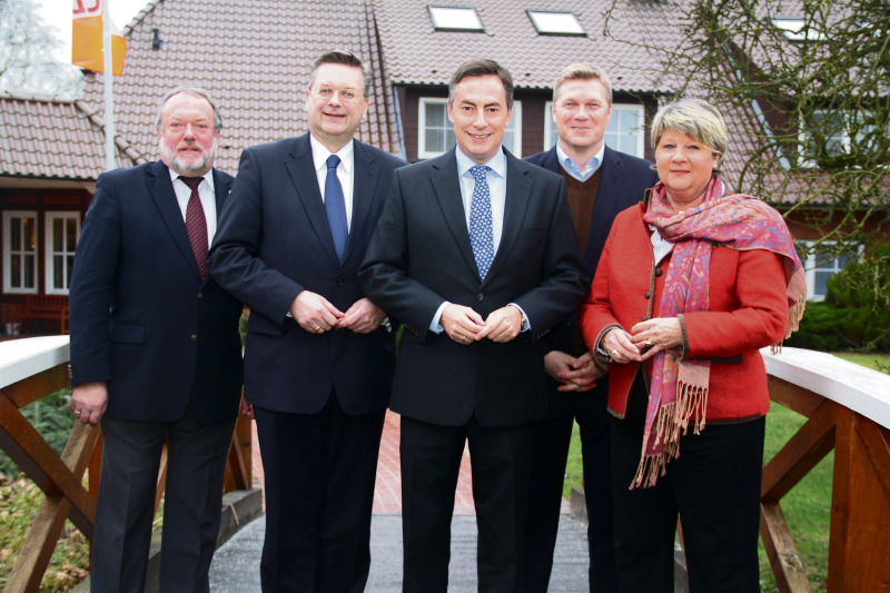 Das Bild zeigt von links: Gerd Engel (Vorsitzendes CDU-Kreisverband Heidekreis), MdB Reinhard Grindel, David McAllister, CDU-Generalsekretär Ulf Thiele  und MdL Gudrun Pieper.