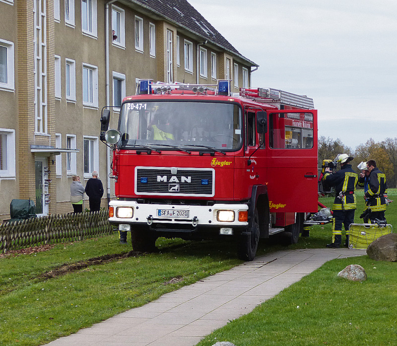 Die Freiwillige Feuerwehr Walsrode war mit 18 Einsatzkräften vor Ort und sorgte dafür, dass letztlich nichts Schlimmes passierte. Bild: Jens Führer