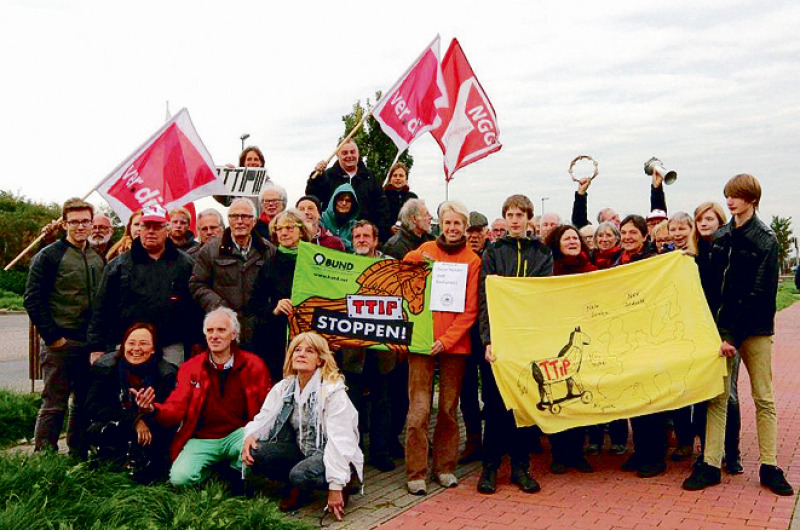 Auch Vertreter von Organisationen aus dem Heidekreis nahmen im Oktober an der großen Anti-TTIP-Demonstration in Berlin teil. Jetzt setzten die Grünen im Walsroder Stadtrat einen Antrag durch, die Abkommen TTIP, Ceta und Tisa abzulehnen.