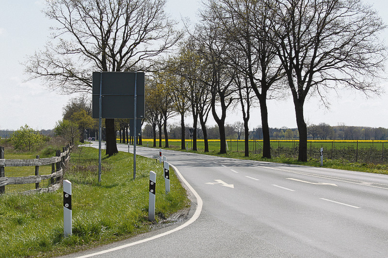 Mittel für den Radwegebau entlang der L190 zwischen Esseler Kreuzung und Lindwedel (rechts) sind für 2016 nicht in den Haushalt der Samtgemeinde Schwarmstedt eingestellt worden.