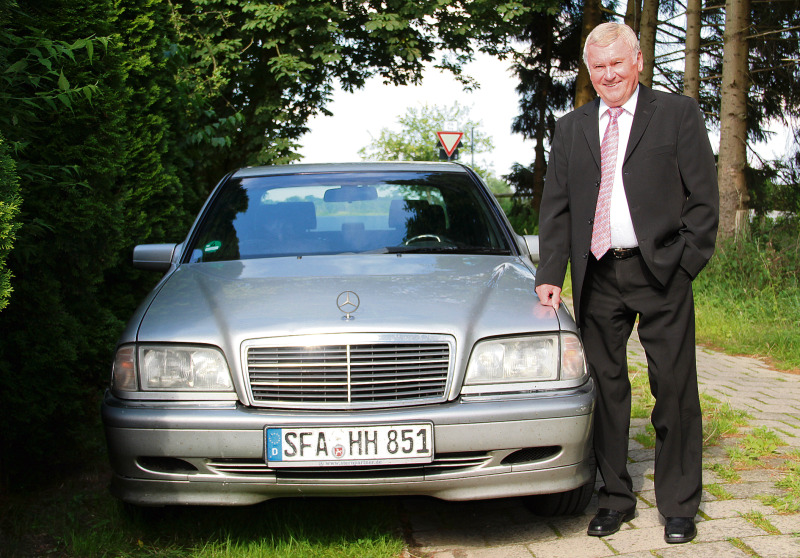Müssen getrennte Wege gehen: Hans-Hermann Holst und sein Mercedes CDI 220.