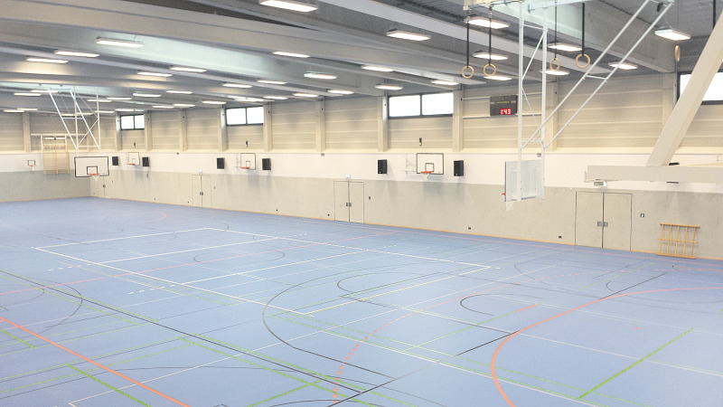 Schmuckstück: In der komplett neuen Vierfeld-Sporthalle in Schwarmstedt sollen schon bald Schüler und Sportvereine Aktivitäten nachgehen.