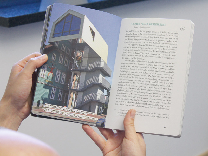 Das Buch „Lüneburg und die Heide – von Backsteinbauten und lila Landschaft“ hält auch Ausflugstipps im Heidekreis bereit. Autorin Kirsten Ranf möchte in ihrem Buch vor allem die Menschen der Region vorstellen. 