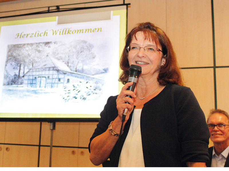 Einsatz für die Zukunft: Ortsvorsteherin Birgit Podlech setzte sich auf der Informationsveranstaltung für die Realisierung eines Dorfladens und -cafés  in Stellichte ein.