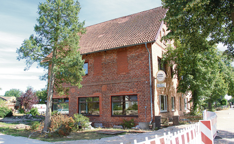 Bereits entkernt: In den kommenden Wochen wird das geschichtsträchtige Gasthaus Leseberg in Hodenhagen abgerissen.