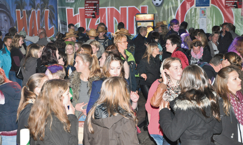 Publikumsmagnet: Das Straßenfest in Schwarmstedt hat in den vergangenen Jahren tagsüber wie auch abends die Massen angezogen. Foto: Archiv lip
