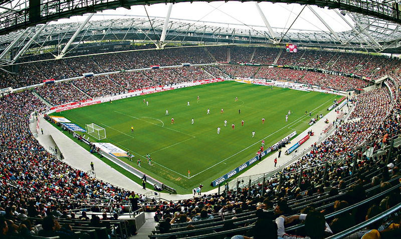 Die HDI-Arena wird gegen den HSV ausverkauft sein – ein Nachwuchsteam aus dem südlichen Heidekreis ist als Spalier-Kids dabei. Foto: Hannover 96