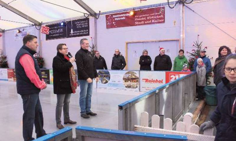 Heute geht's los: Die Eislaufbahn in Walsrode ist eröffnet.