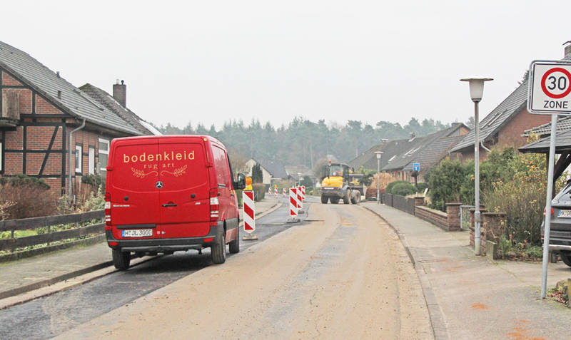 Hohe Verbindlichkeiten wegen des Kanalbaus: Insgesamt mehr als 15 Millionen Euro steckt die Gemeinde Bomlitz in die Erdarbeiten – der Schuldenstand wird sich Ende 2018 bei etwa 22 Millionen Euro bewegen.  jr