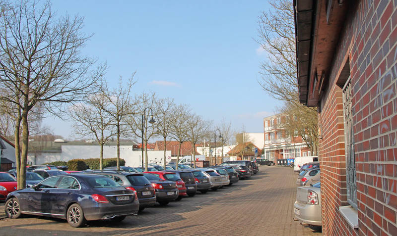 Eine Maßnahme im Rahmenplan: Der Parkplatz am Stadtgraben und das Fachmarktzentrum sollen verbunden werden.