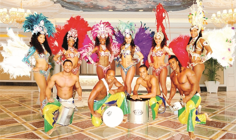 “Musica Popular Brasileira” besticht durch auffallende Kostüme und Tanzeinlagen. red