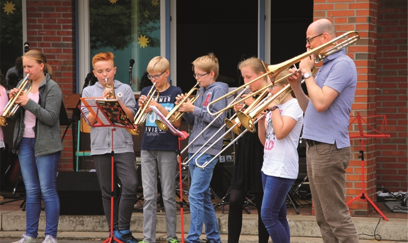 Auftakt: Die Heidekreis-Musikschule sorgt für musikalische Abwechslung im Ganztagsangebot der Rethemer Schule.red