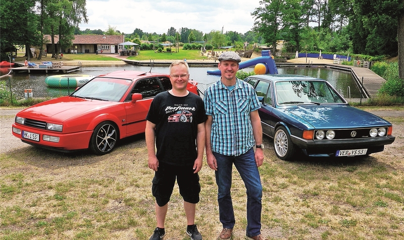 Nur “das Übliche verändert”: Das rote Auto, ein VW Corrado, gehört Sascha Strathmann aus Dorfmark (links). Besitzer des blauen VW Scirocco ist Udo Wittrock aus Thedinghausen.