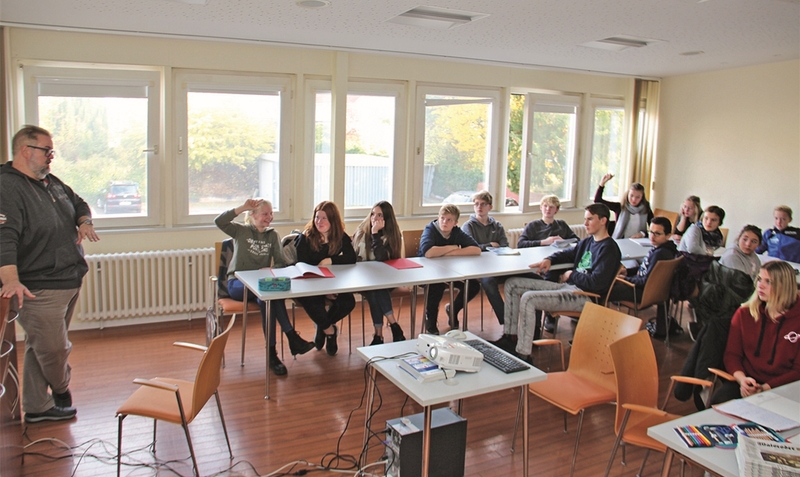 “Unterricht” bei der WZ gab es gestern für die Klasse 8c des Gymnasiums Walsrode. mä