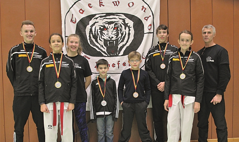 Dreimal Gold, einmal Silber und zweimal Bronze räumten die Taekwondo-Kämpfer der ausrichtenden SG Benefeld-Cordingen für ihr Team bei der Landesmeisterschaft in Bomlitz ab. red (2)