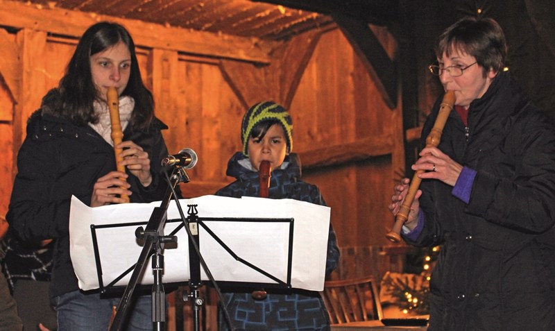 “Mary´s boy child” gaben Lea Dieter, Aaron Portero und Astrid Hees (v.l.) an den Flöten zum Besten. Fotos: Christa Willenbockel