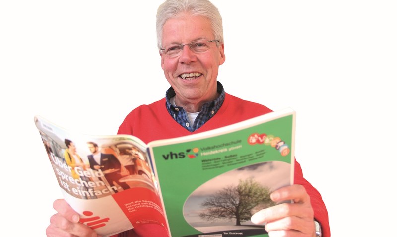 Präsentiert das neue VHS-Programm: Geschäftsführer Thomas Otte. Foto: Meyland