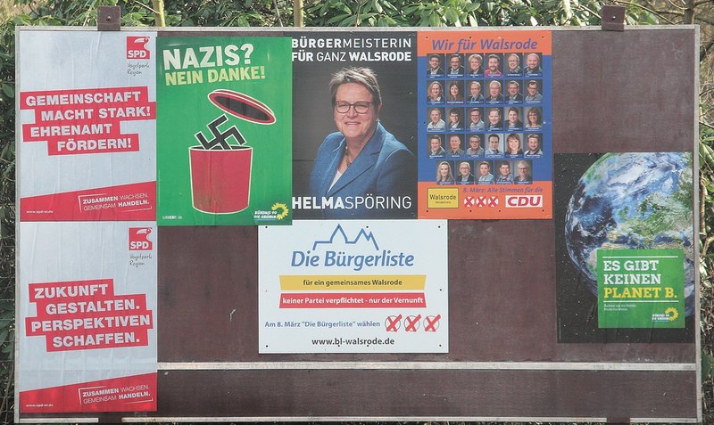 Stummer Wettbewerb: Abgesehen von Plakaten und Wochenmarktständen ist vom Wahlkampf nicht viel zu spüren. Foto: Hillmann