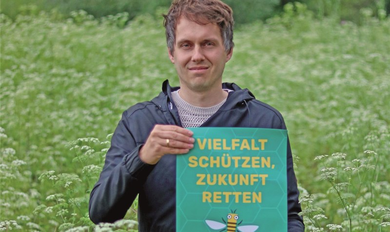 Sven-Christian Kindler ruft auf zum Unterschreiben.Foto: Bündnis 90/Die Grünen