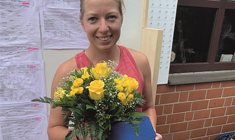 Allen Grund zum Strahlen hatte die in Hamwiede wohnende Bettina Radke nach ihrem Tennis-Triumph. Foto: privat