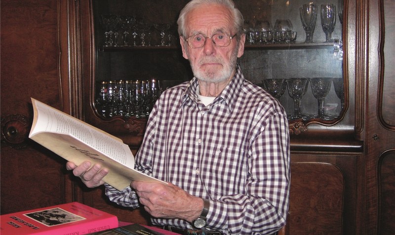 Ottofried Heuer (1929-2019) beschäftigte sich als Zeitzeuge des Zweiten Weltkriegs intensiv mit der Lokalgeschichte und war auch an einer Publikation zum 40. Jahrestag des Kriegsendes in Kirchboitzen beteiligt (Foto von 2016).