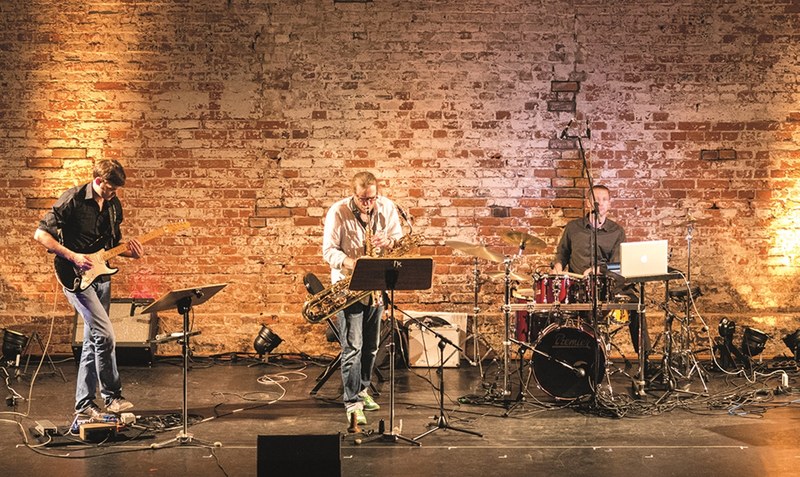 Das “oh-ton-Ensemble” ist am kommenden Sonnabend im Neuenkirchener Springhornhof zu erleben und hören. Foto: Max Wolfs