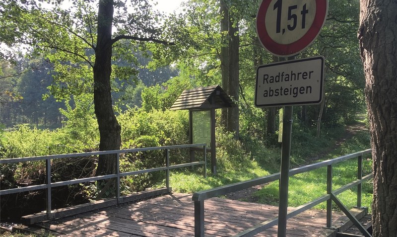 Die Brücke “BW 16” bei der Ortschaft Borg, an der Straße “Am Böhmeufer”, ist gesperrt. Foto: Stadt Walsrode