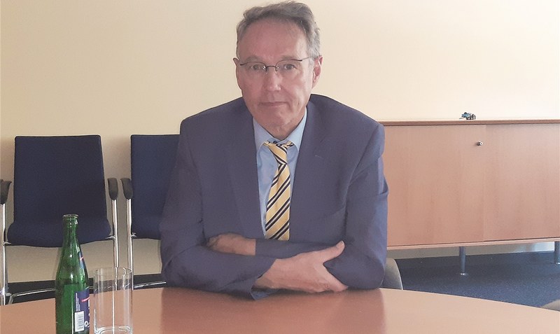 Landrat Manfred Ostermann hat sich laut Prüfung des Innenministeriums in Sachen Bürgerbegehren korrekt verhalten. Foto: Rolf Hillmann