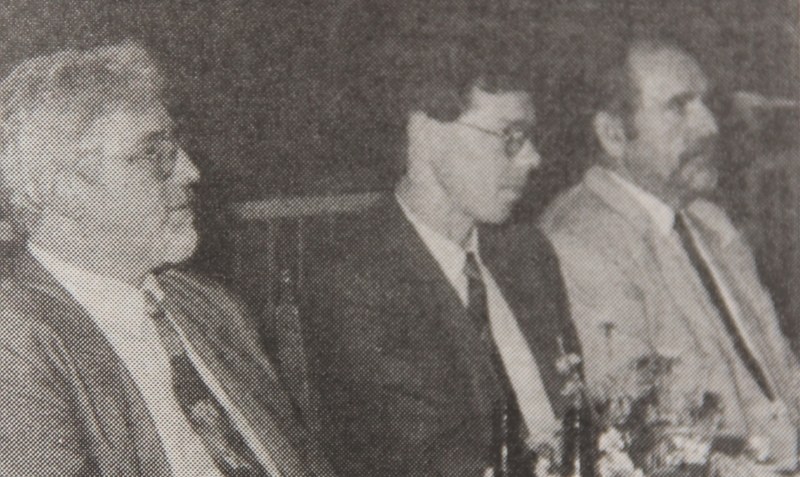 25. Oktober 1995: Erst nach Monaten wurde öffentlich, dass Manfred Rademacher (Mitte) nur Stunden nach seiner Wiederwahl als Schatzmeister zurückgetreten war. Fotos: WZ-Archiv
