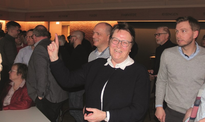 Groß ist die Freude von Helma Spöring am Wahlabend, als relativ schnell klar wird, dass sie nicht nur im Amt bestätigt wird, sondern auch ein hervorragendes Ergebnis einfährt. Fotos: Archiv