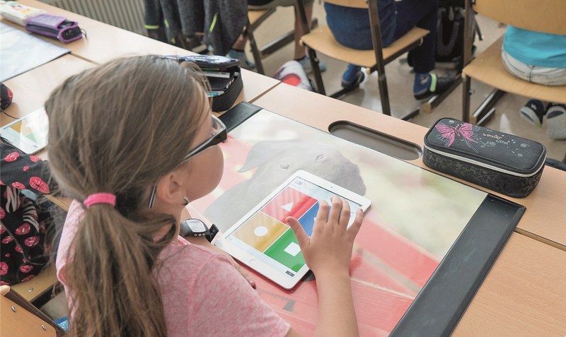 Digitalisierte Schulwelt: iPads gehören mittlerweile an Schulen zur Grundausstattung. Das Einrichten und Warten übernimmt eine neue Abteilung, die im Zuge des Medienentwicklungsplans im Juli 2020 eingerichtet worden ist. Foto: Pixabay