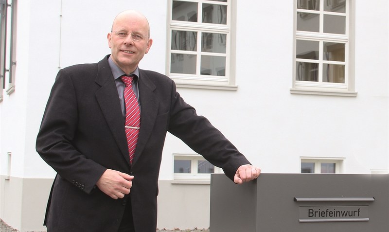 Geht mit einem lachenden und einem weinenden Auge nach Lüneburg: Jörg Zimmermann, Vorsteher des Finanzamts Soltau. Foto: Meyland