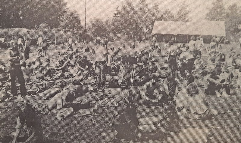 Unter den Tausenden kaum zwei Gleiche: Am Bismarckring fand ein großes Rock-Festival im Zeichen des Zwei-Tage-Friedens statt..Fotos: WZ-Archiv