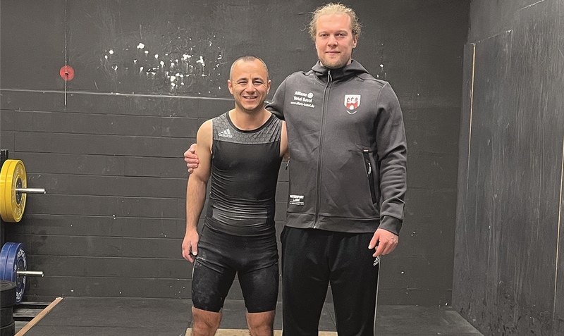Der Athlet und sein Trainer: Valentin Horstmann (rechts) hat den gebürtigen Armenier, der seit 27 Jahren in Deutschland lebt, zum Gewichtheben gebracht. Isayan ist nur 165 cm groß, sein Wettkampfgewicht beträgt 67 Kilo. Fotos: privat