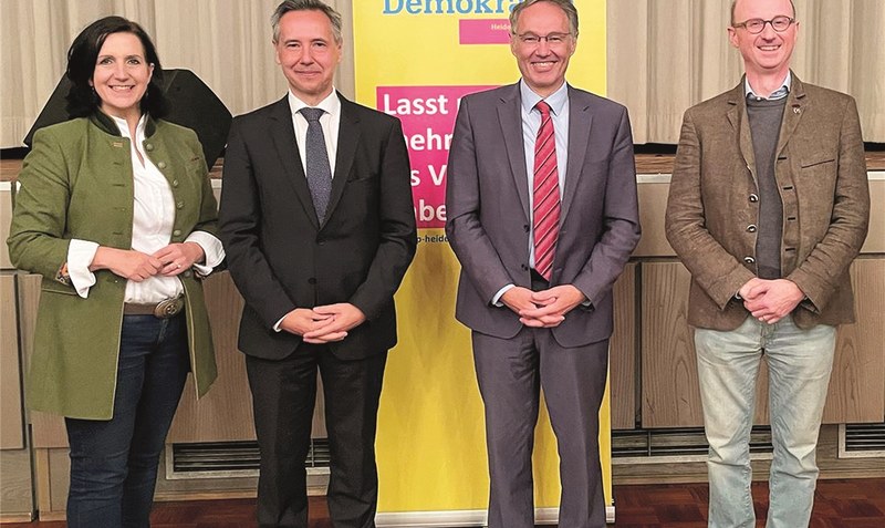 Tanja Kühne, Landratskandidat Jens Grote, Landrat Manfred Ostermann sowie Cord-Heinrich Kröger (von links).Foto: Redaktion