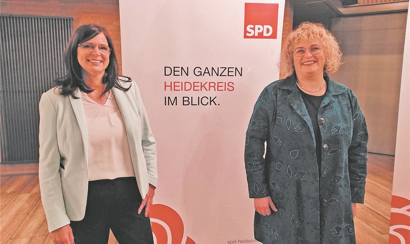 Christina Fleckenstein (links) oder Tatjana Bautsch? Die eine ist ehemalige Bürgermeisterin in Munster, die andere Ortsvereinsvorsitzende in Schneverdingen. Welche der beiden Kandidatinnen für die Landtagswahl antreten wird, entscheidet sich im März. Foto: Scheele