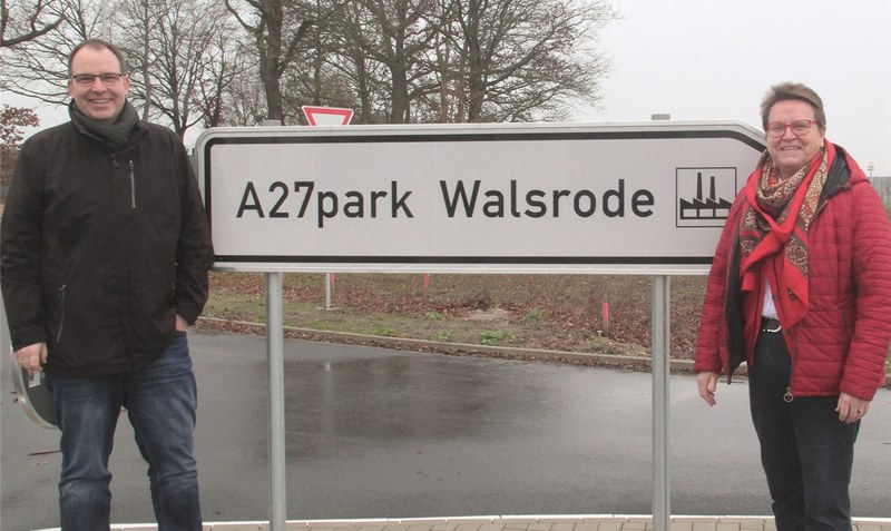 Sie sorgten für die Ansiedlungen im A27-Park in den vergangenen Jahren: Wirtschaftsförderer Michael Krohn und Walsrodes Bürgermeisterin Helma Spöring. Foto: Hillmann