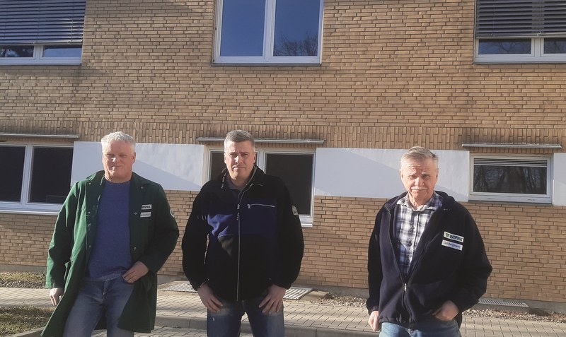 Die Betriebsräte Thorsten Buse, Rainer Wessel und Cord Bergmann (von links) sind durch die erneuten Forderungen der Geschäftsleitung sehr besorgt um den Wipak-Standort in Bomlitz. Foto: Hillmann