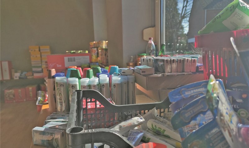 Lebensmittel, Hygieneartikel und andere Dinge des täglichen Bedarfs wurden an die Menschen aus der Ukraine verteilt. Foto: Scheele
