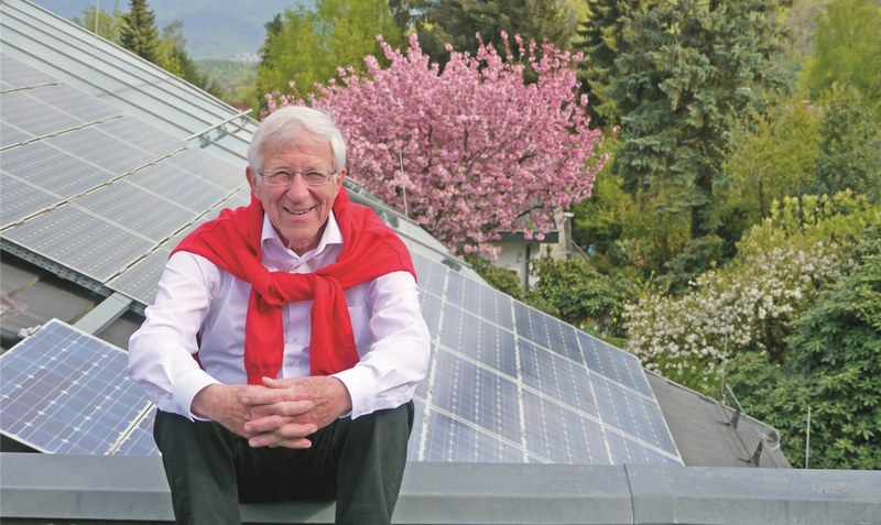 “Wenn wir die Wirtschaft wieder aufbauen, dann doch bitte eine grüne”: Journalist und Buchautor Dr. Franz Alt setzt auf Sonne und Wind. Foto: Bigi Alt