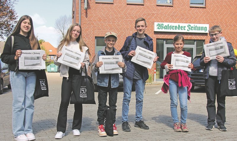 Sechs Schülerinnen und Schüler zwischen zehn und 14 Jahren haben am Zukunftstag 2022 die Walsroder Zeitung besucht. Foto: Eickholt