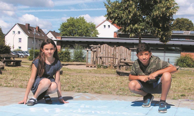 Kiara Kuhblanck und Lavand Celo hatten die Idee für den Aktionstag an ihrer Schule. Foto: Hachmeister